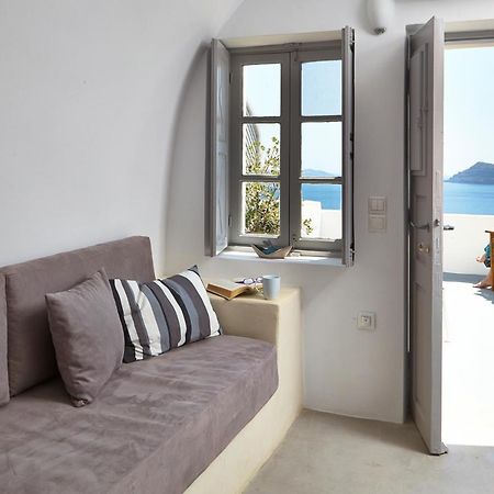 Liakada Oia Suites Exterior photo