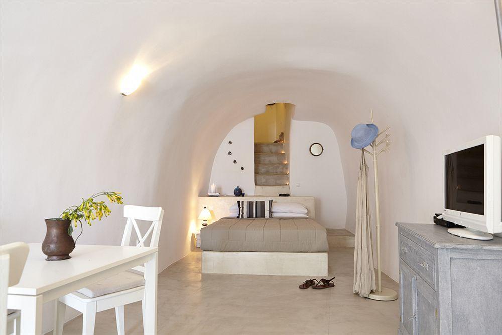 Liakada Oia Suites Exterior photo