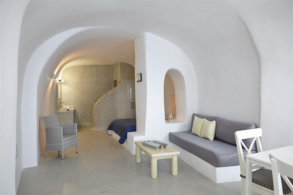 Liakada Oia Suites Exterior photo