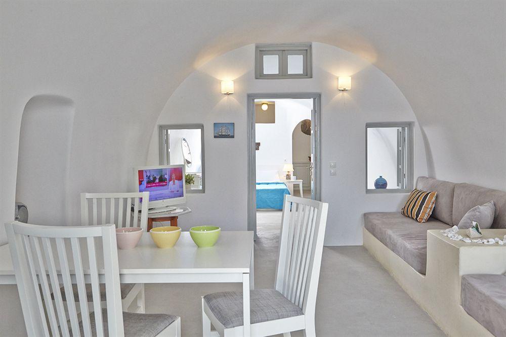 Liakada Oia Suites Exterior photo