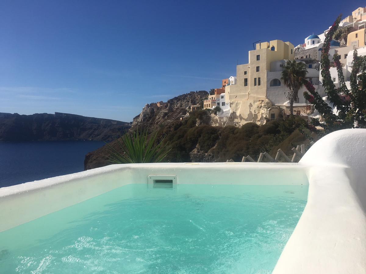 Liakada Oia Suites Exterior photo