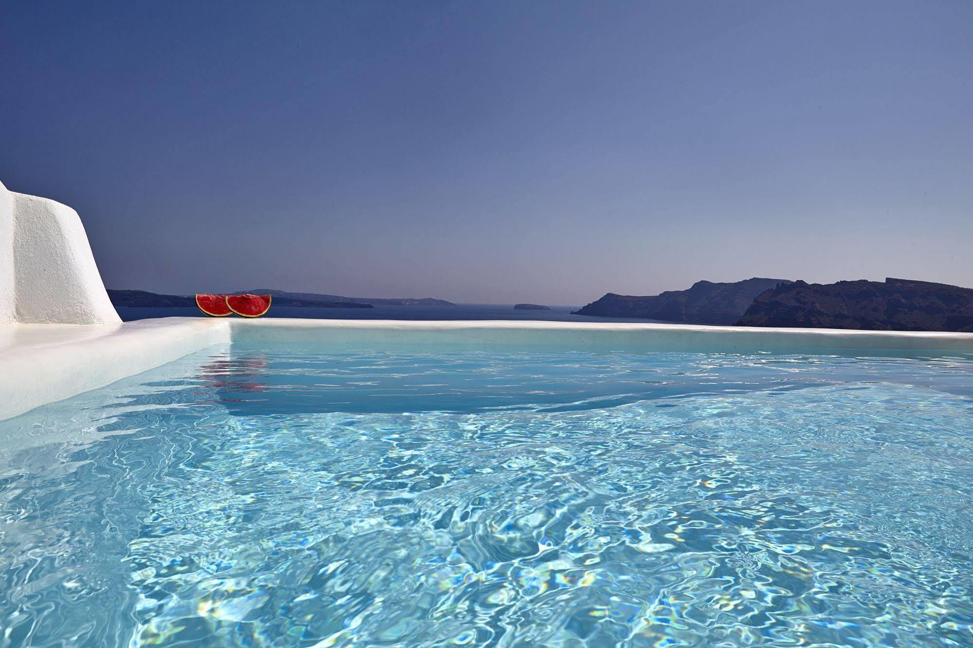 Liakada Oia Suites Exterior photo
