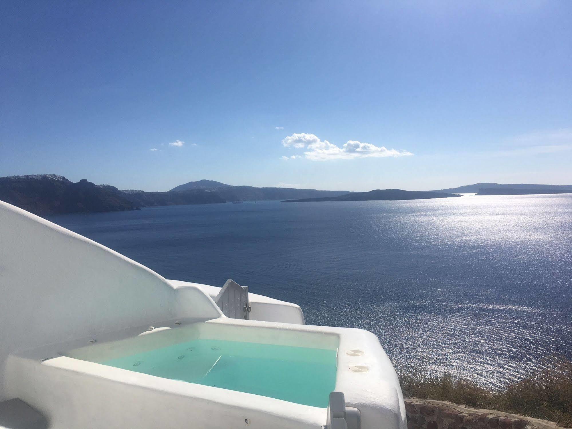 Liakada Oia Suites Exterior photo