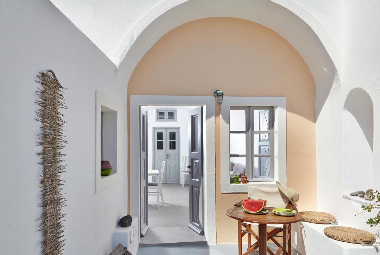 Liakada Oia Suites Exterior photo