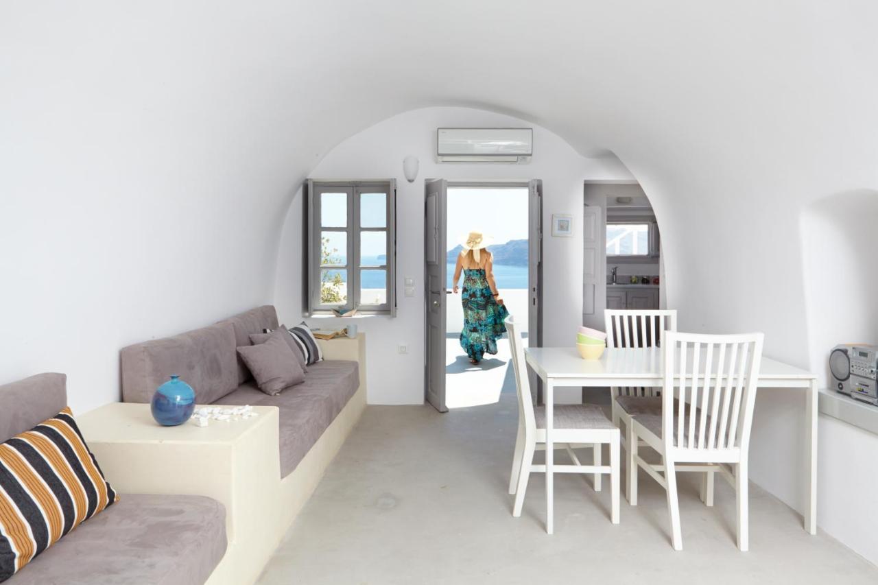 Liakada Oia Suites Exterior photo